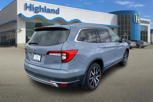 Sonic Gray Pearl 2022 Honda Pilot AWD Elite