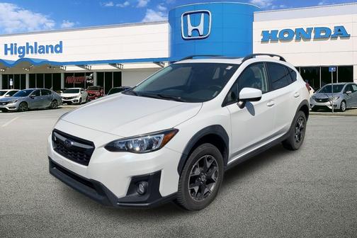 Crystal White Pearl 2018 Subaru Crosstrek 2.0i Premium
