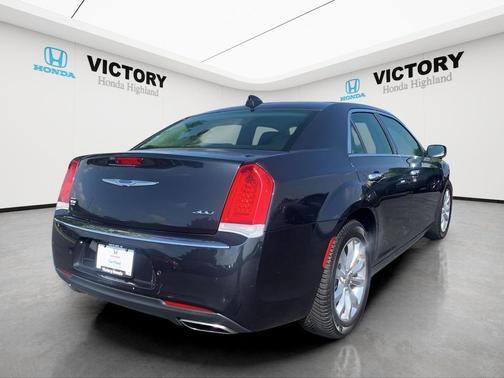2018 Chrysler 300 Limited