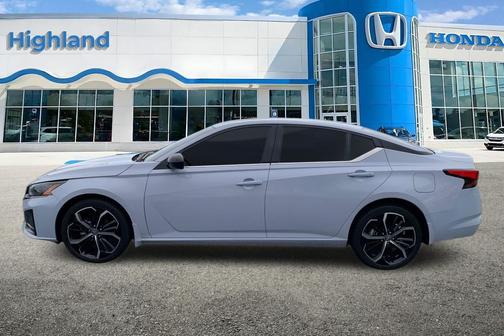 Gray Sky Pearl 2024 Nissan Altima SR Intelligent AWD