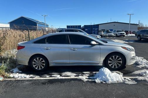 2016 Hyundai SONATA Sport