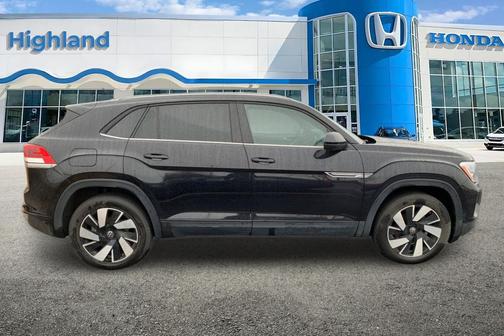2024 Volkswagen Atlas Cross Sport 2.0T SE w/Technology 4MOTION
