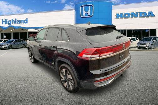 2024 Volkswagen Atlas Cross Sport 2.0T SE w/Technology 4MOTION