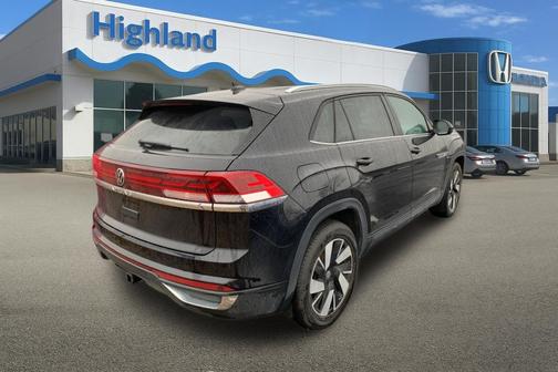 2024 Volkswagen Atlas Cross Sport 2.0T SE w/Technology 4MOTION