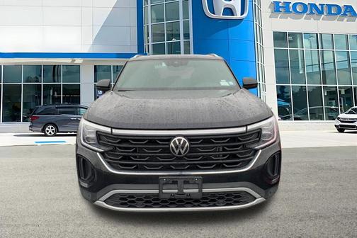 2024 Volkswagen Atlas Cross Sport 2.0T SE w/Technology 4MOTION