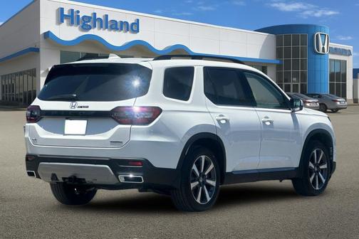 2025 Honda Pilot Touring 8-Passenger