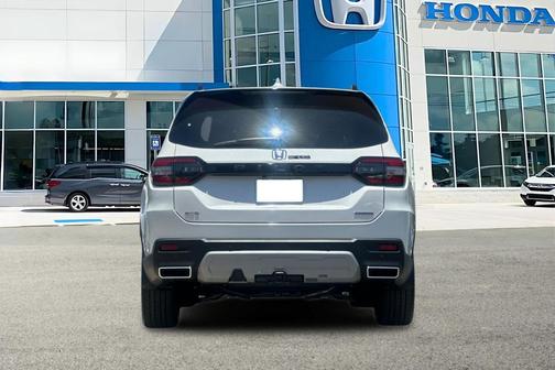 2025 Honda Pilot Touring 8-Passenger
