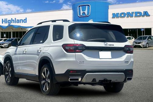 2025 Honda Pilot Touring 8-Passenger