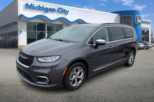 Granite Crystal Metallic Clearcoat 2023 Chrysler Pacifica Limited