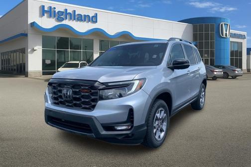 Lunar Silver Metallic 2023 Honda Passport AWD TrailSport