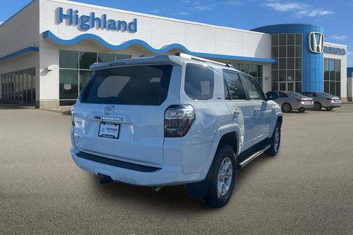 2024 Toyota 4Runner SR5