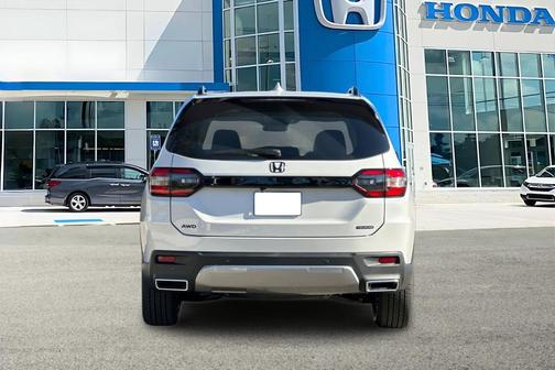Platinum 2026 Honda Pilot Touring 8-Passenger