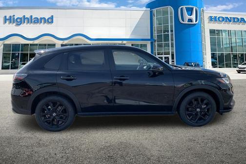 Crystal Black Pearl 2025 Honda HR-V AWD Sport
