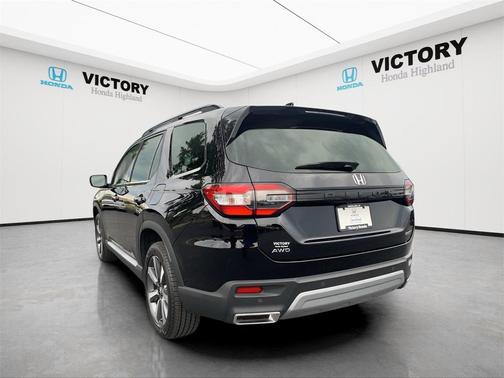 2024 Honda Pilot Touring 8-Passenger