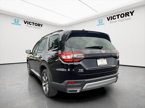 2024 Honda Pilot Touring 8-Passenger