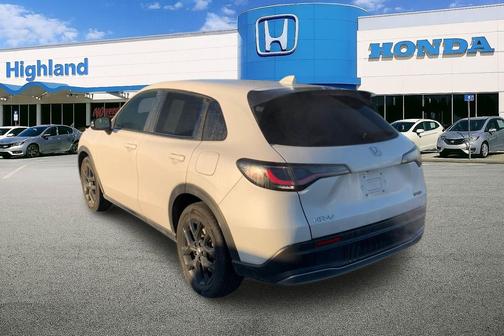 Platinum White Pearl 2024 Honda HR-V Sport
