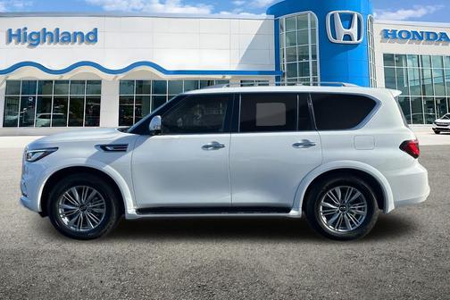 2023 INFINITI QX80 Luxe