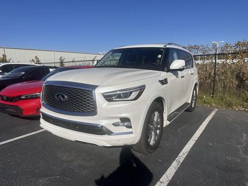 2023 INFINITI QX80 Luxe