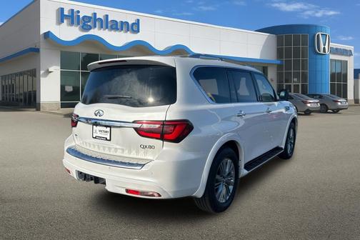 2023 INFINITI QX80 Luxe