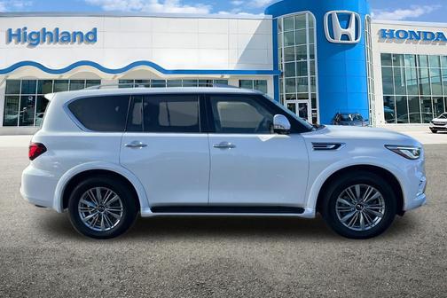 2023 INFINITI QX80 Luxe