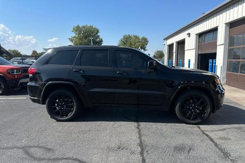 2020 Jeep Grand Cherokee Altitude