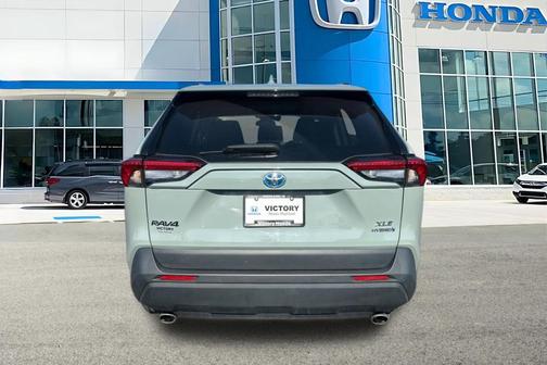 2022 Toyota RAV4 Hybrid XLE