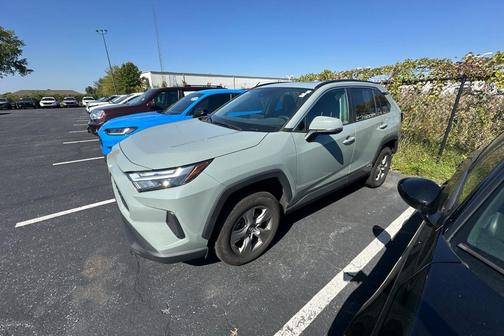 2022 Toyota RAV4 Hybrid XLE