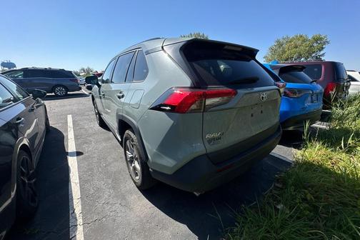 2022 Toyota RAV4 Hybrid XLE