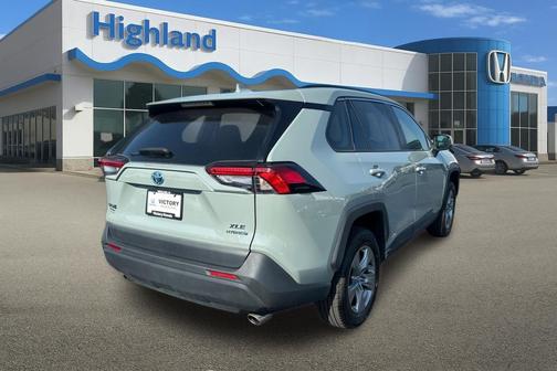 2022 Toyota RAV4 Hybrid XLE