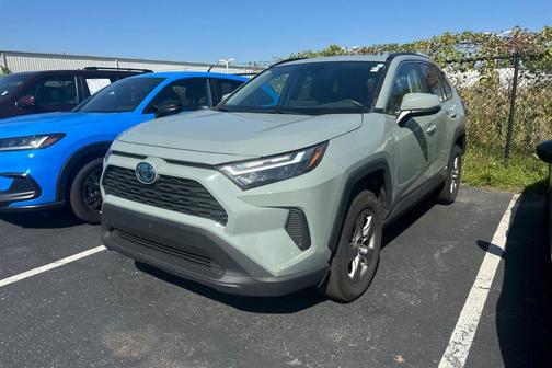 2022 Toyota RAV4 Hybrid XLE