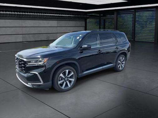 2025 Honda Pilot Touring 8-Passenger