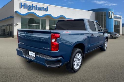 Lakeshore Blue Metallic 2024 Chevrolet Silverado 1500 Custom