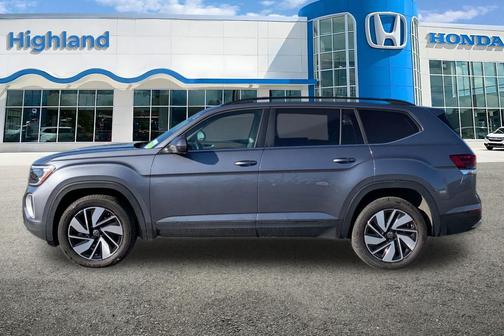 Platinum Gray Metallic 2025 Volkswagen Atlas 2.0T SE w/Technology 4MOTION