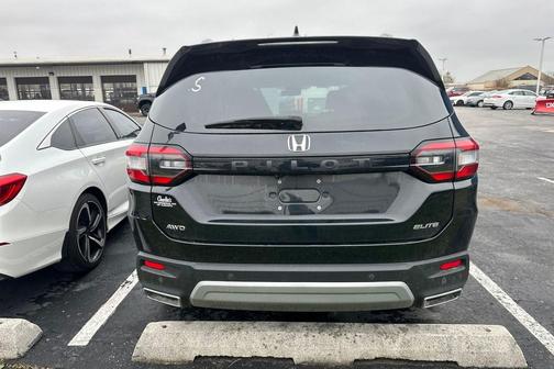 2023 Honda Pilot AWD Elite