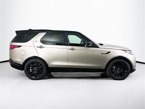 2024 Land Rover Discovery P300 Dynamic SE