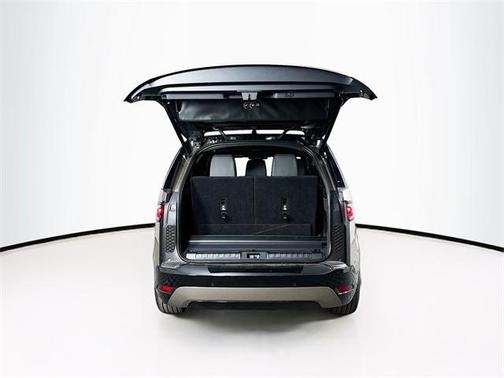2024 Land Rover Discovery P300 Dynamic SE