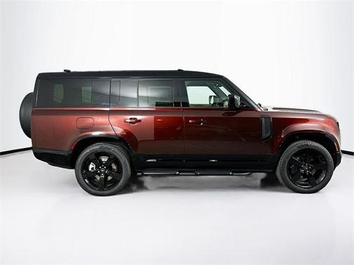 2025 Land Rover Defender P400 X-Dynamic SE