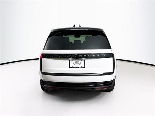 2025 Land Rover Range Rover P550e SE