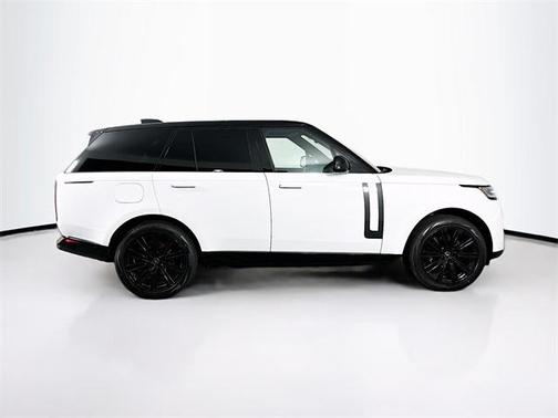 2025 Land Rover Range Rover P550e SE