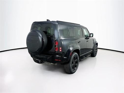 2025 Land Rover Defender P400 X-Dynamic SE