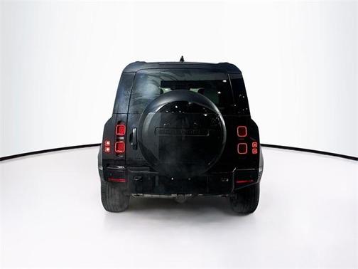 2025 Land Rover Defender P400 X-Dynamic SE