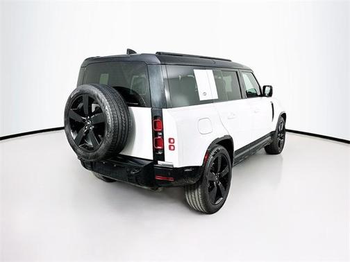 2024 Land Rover Defender 110 X-Dynamic SE