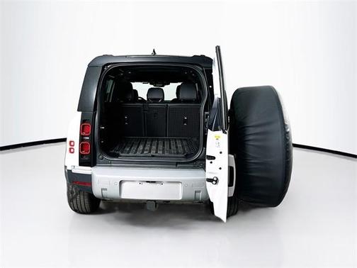 2024 Land Rover Defender P300