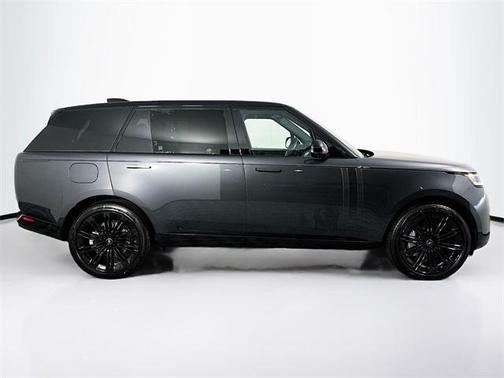 2025 Land Rover Range Rover P530 SE 7 Seat