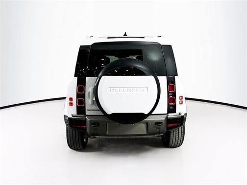 2025 Land Rover Defender P400 X-Dynamic SE