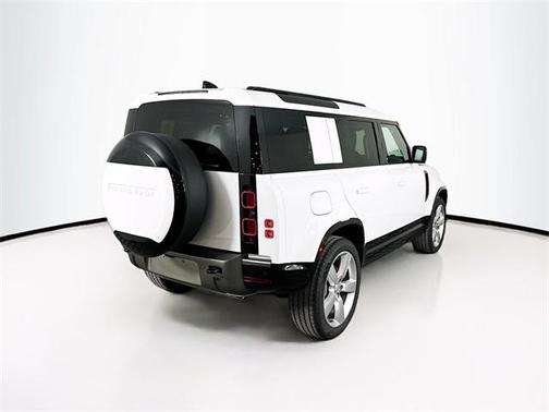 2025 Land Rover Defender P400 X-Dynamic SE
