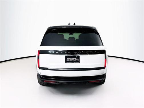 2025 Land Rover Range Rover P400 SE 7 Seat