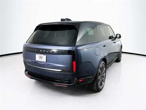 2025 Land Rover Range Rover P400 SE 7 Seat