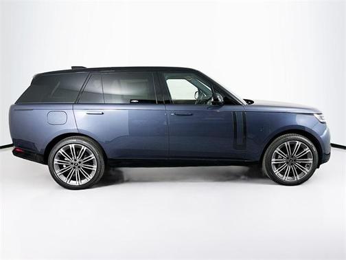2025 Land Rover Range Rover P400 SE 7 Seat