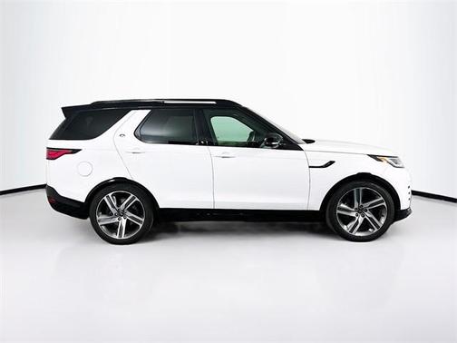 2023 Land Rover Discovery P360 Metropolitan Edition